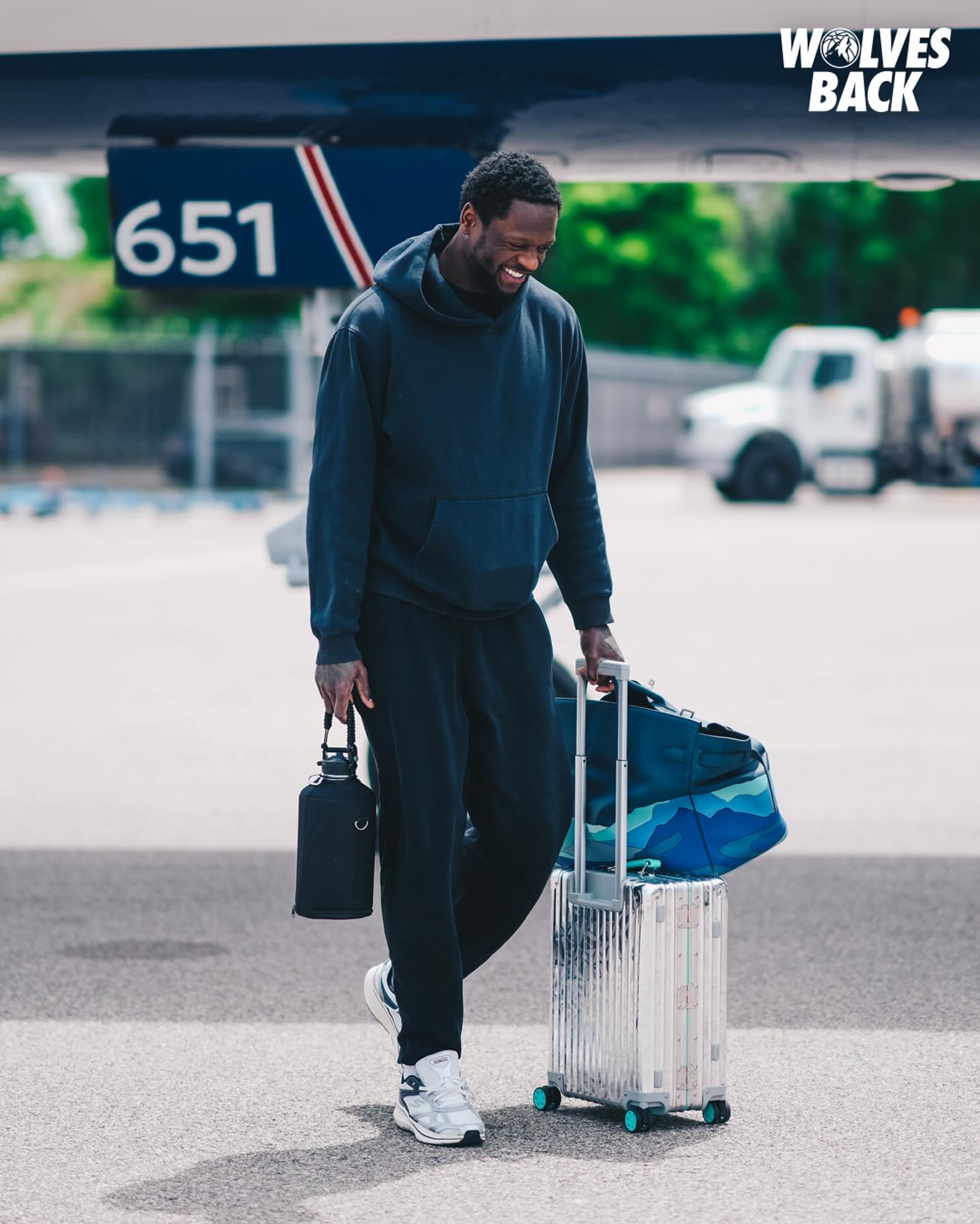 优德体育平台 -威斯布鲁克慰问俄克拉荷马飓风