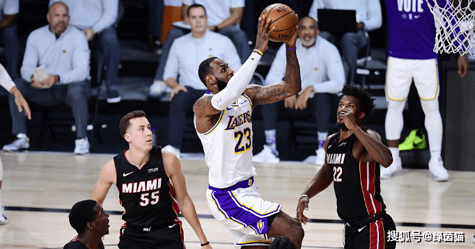 包含国际比赛日山东男篮备战欧超杯里程碑夜深圳男篮刷新队史纪录，浓眉哥与50激战利物浦分钟瞬间刷屏的词条